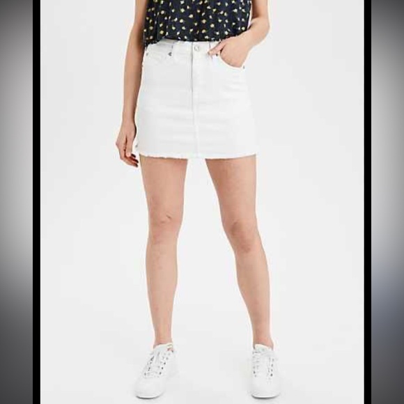 American Eagle Super Stretch Denim Mini Skirt Size 12 Classic White Frayed Hem - Picture 1 of 11